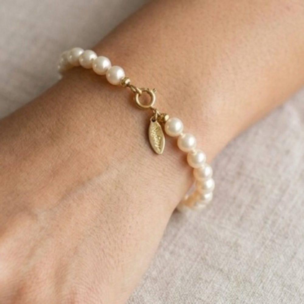 Vintage 80s Napier Faux Pearl Bracelet 7.5" Single Strand Knotted Gold Tone